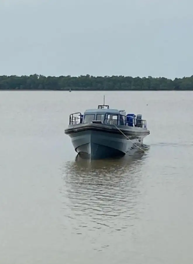 Kapal anak kapal untuk dijual
