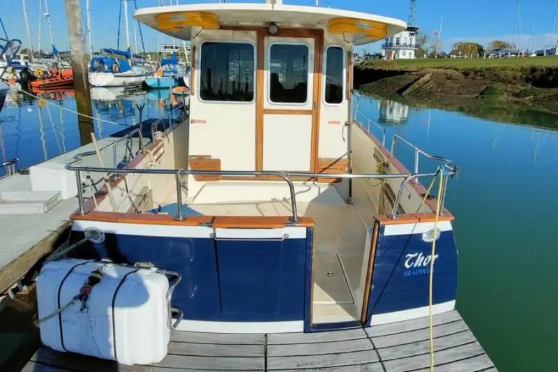 Kapal kerja untuk dijual