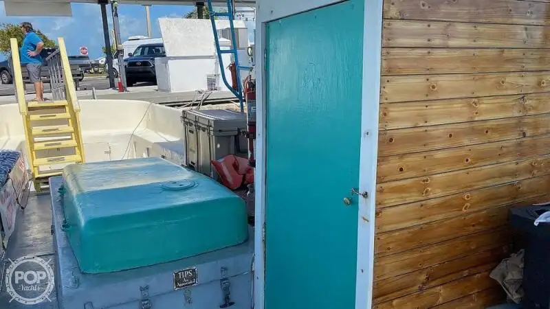Kapal pelayaran untuk dijual