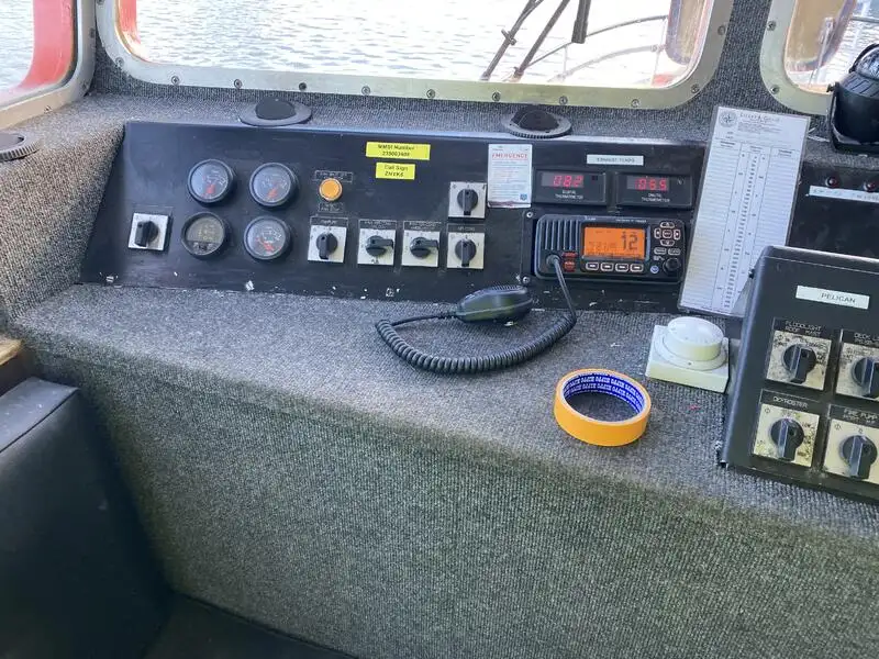 Kapal anak kapal untuk dijual