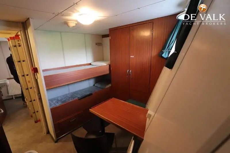 Hotel terapung untuk dijual