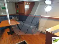 Kapal penginapan untuk dijual