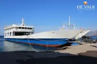 Kapal feri untuk jualan
