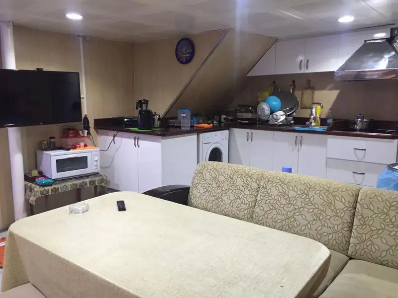 Kapal pelayaran untuk dijual