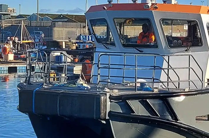 Kapal tinjauan untuk dijual