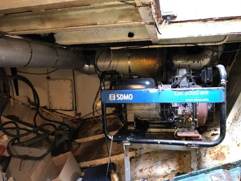Kapal kerja untuk dijual