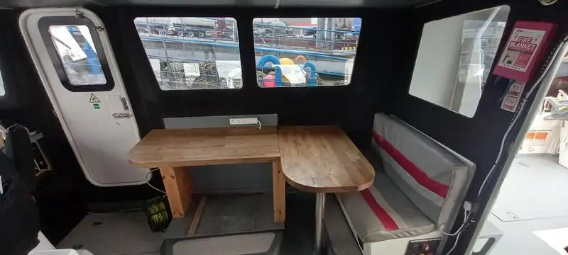 Kapal anak kapal untuk dijual