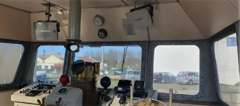 Kapal tunda untuk dijual