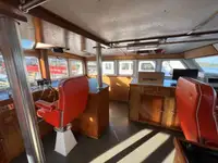 Kapal anak kapal untuk dijual