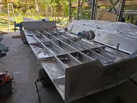 Kapal kerja untuk dijual