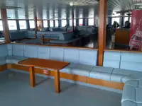 Kapal feri untuk jualan