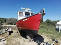 Kapal pemprosesan ikan untuk dijual