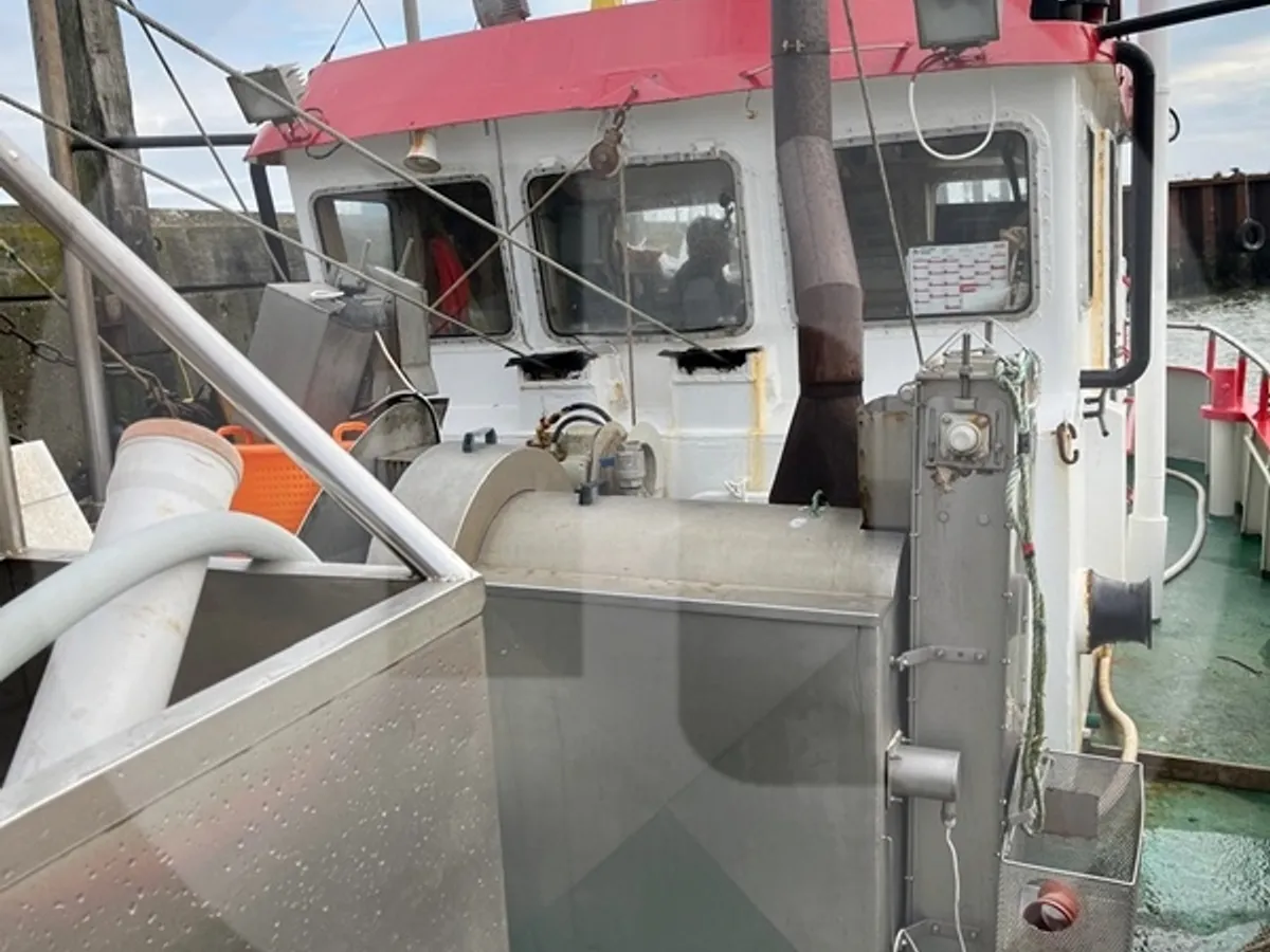 Kapal pukat tunda untuk dijual
