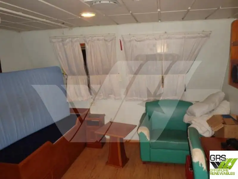 Kapal bekalan untuk dijual