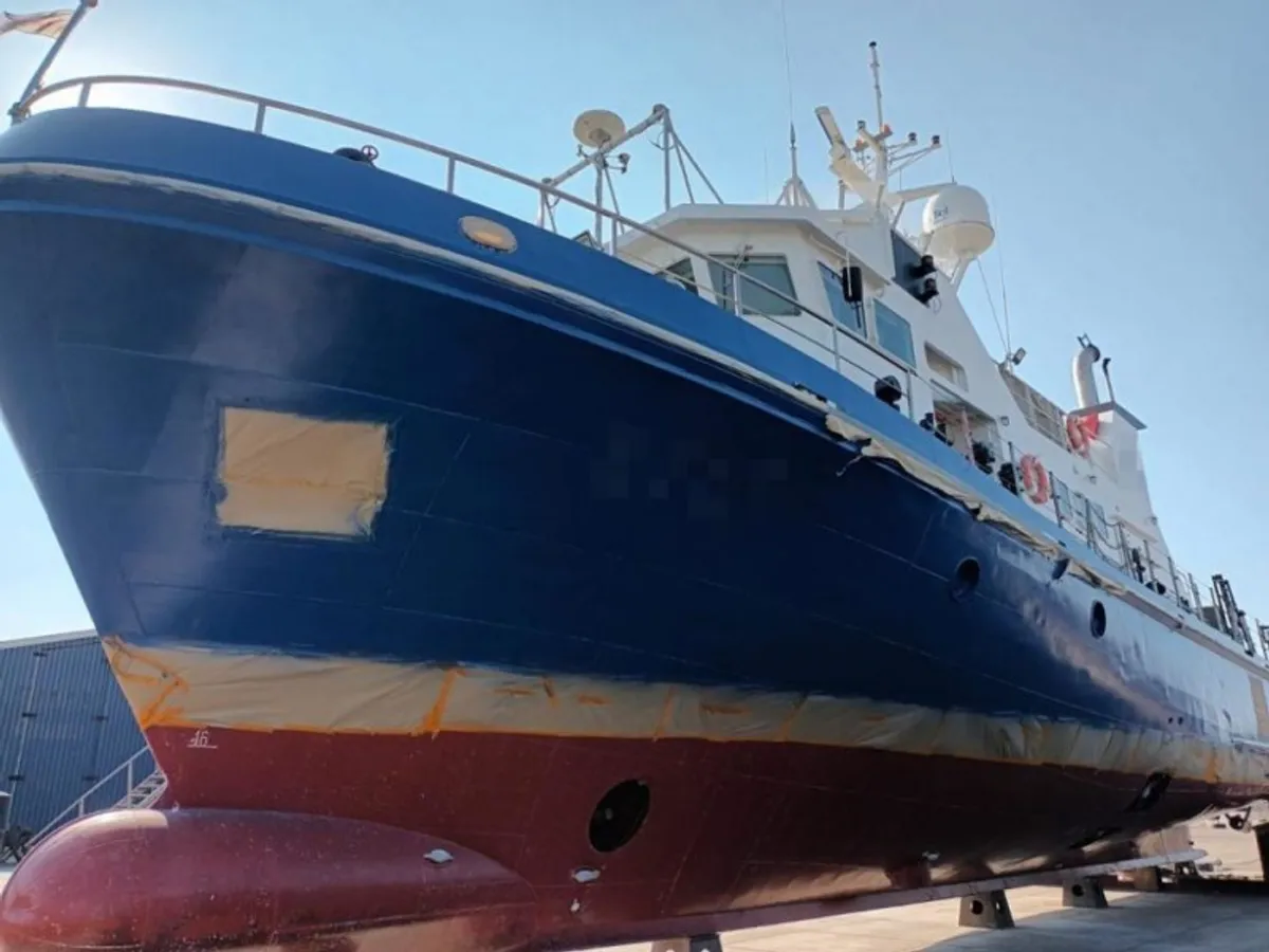 Kapal tinjauan untuk dijual