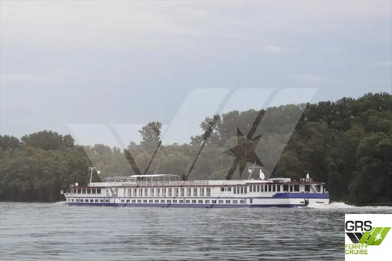 Kapal pelayaran untuk dijual
