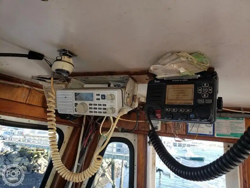 Kapal feri untuk dijual