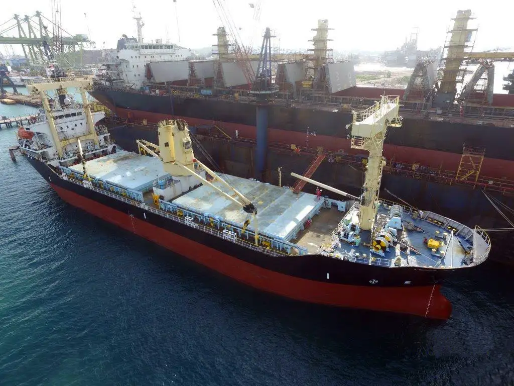 Kapal pengangkut pukal untuk dijual