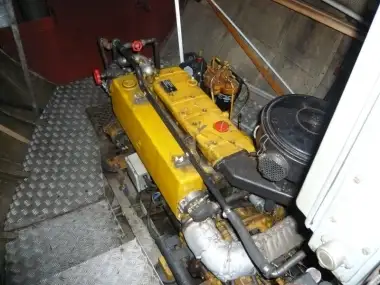 Kapal rondaan untuk dijual