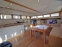 Yacht untuk dijual