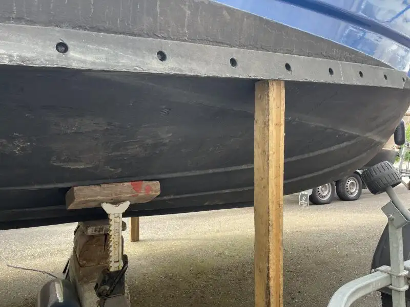 Kapal rondaan untuk dijual