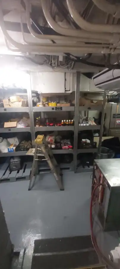 Kapal penyelidik untuk dijual