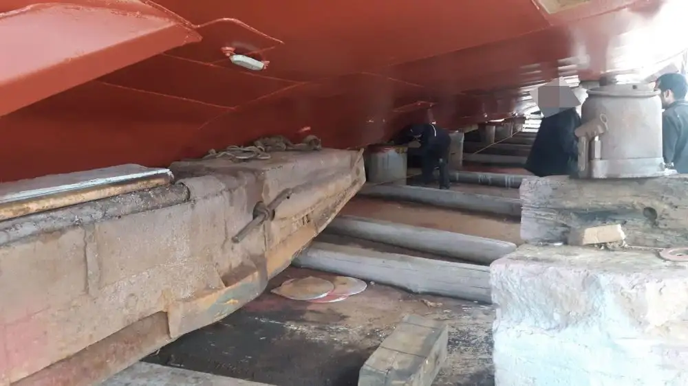 Kapal feri untuk dijual