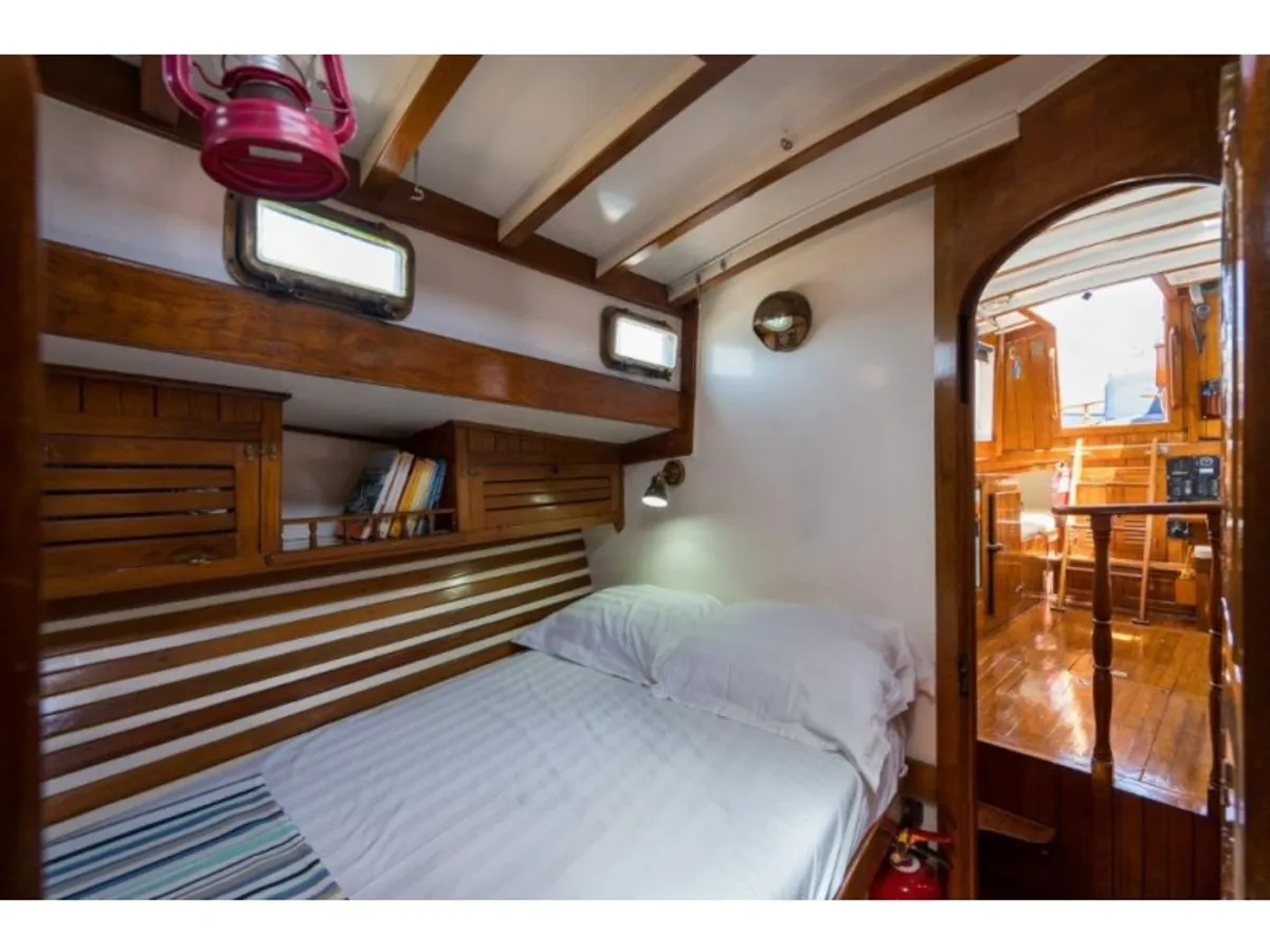 Yacht untuk dijual