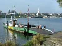 Kapal feri untuk jualan