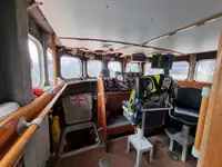 Kapal penyelamat untuk dijual