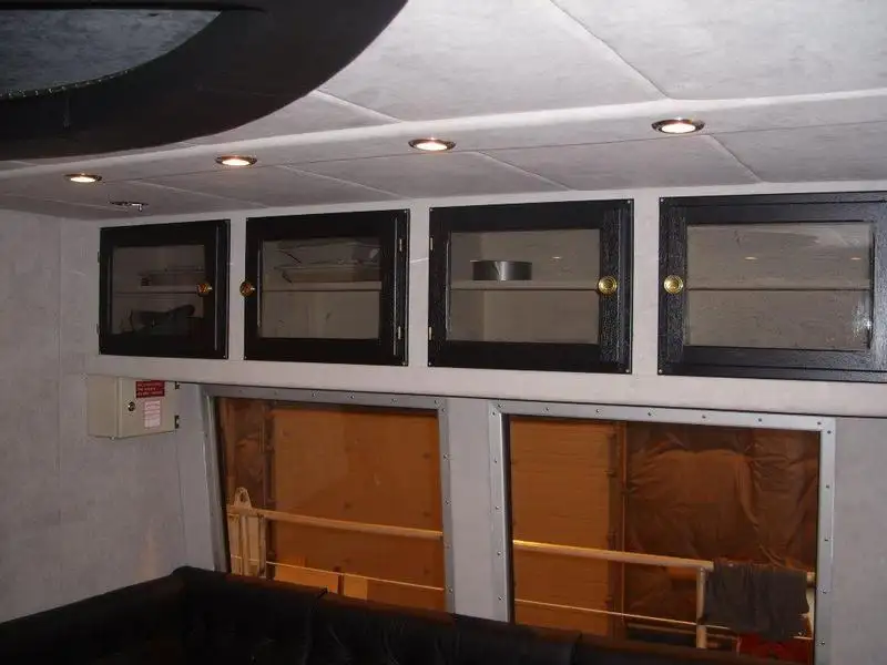 Kapal rondaan untuk dijual