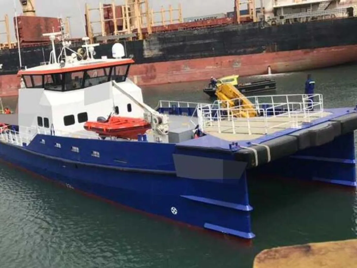 Kapal anak kapal untuk dijual