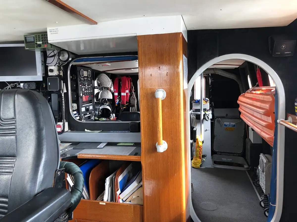 Kapal penyelamat untuk dijual