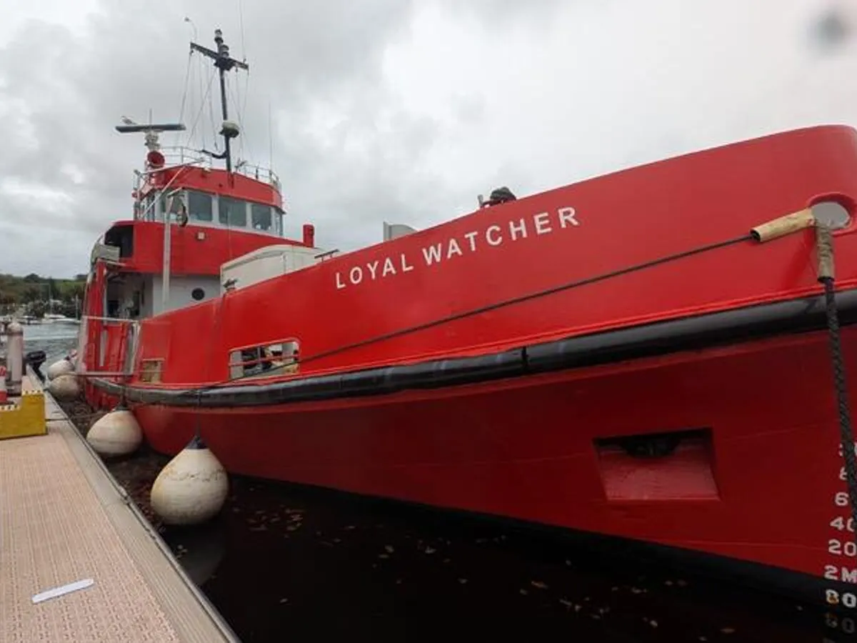 Kapal tinjauan untuk dijual