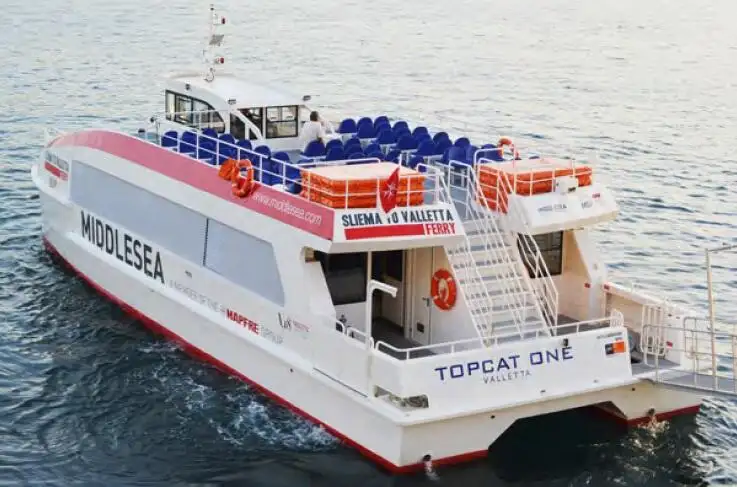 Kapal penumpang untuk dijual