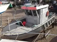 Kapal kerja untuk dijual