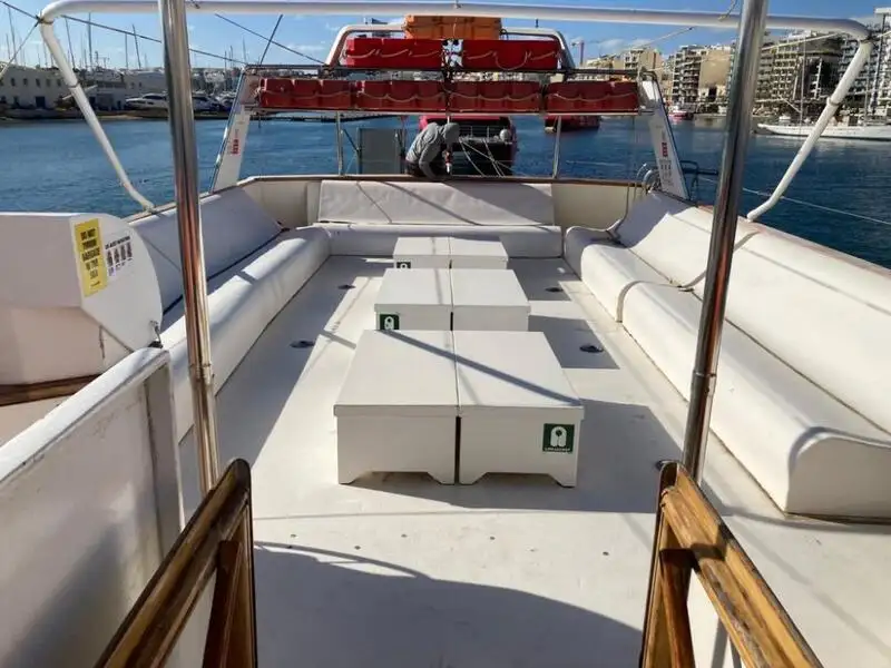 Kapal feri untuk dijual