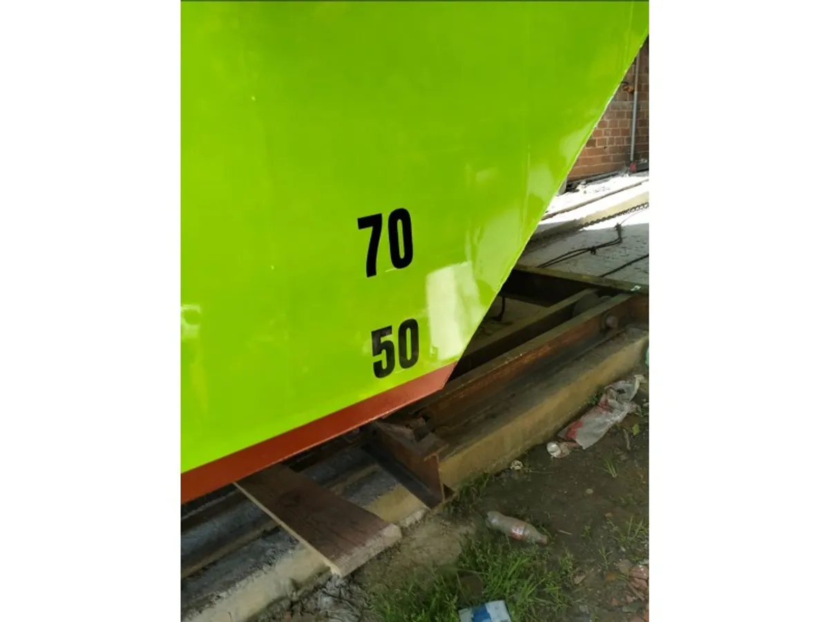 Kapal kerja untuk dijual