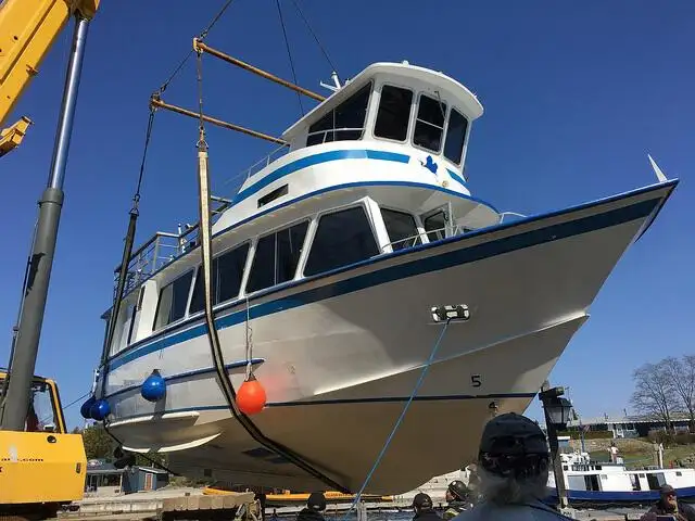 Kapal pelayaran untuk dijual