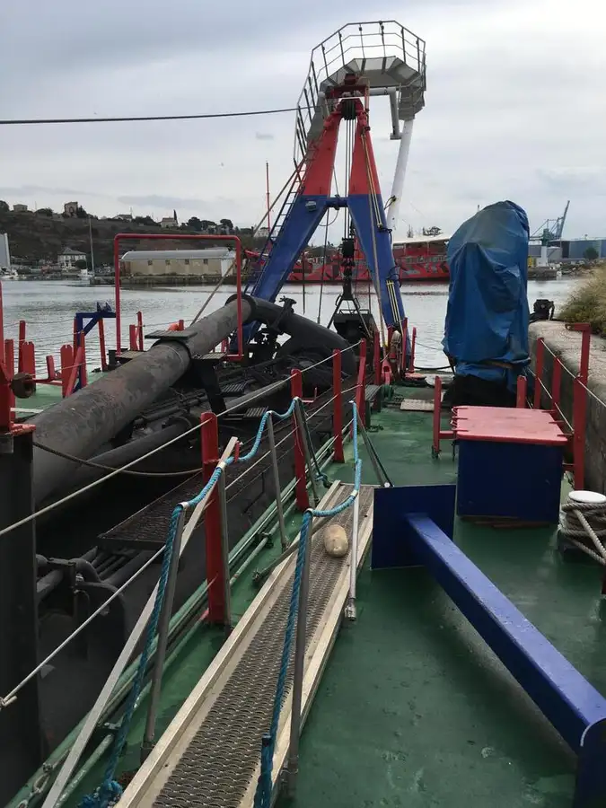 Kapal pengorek untuk dijual