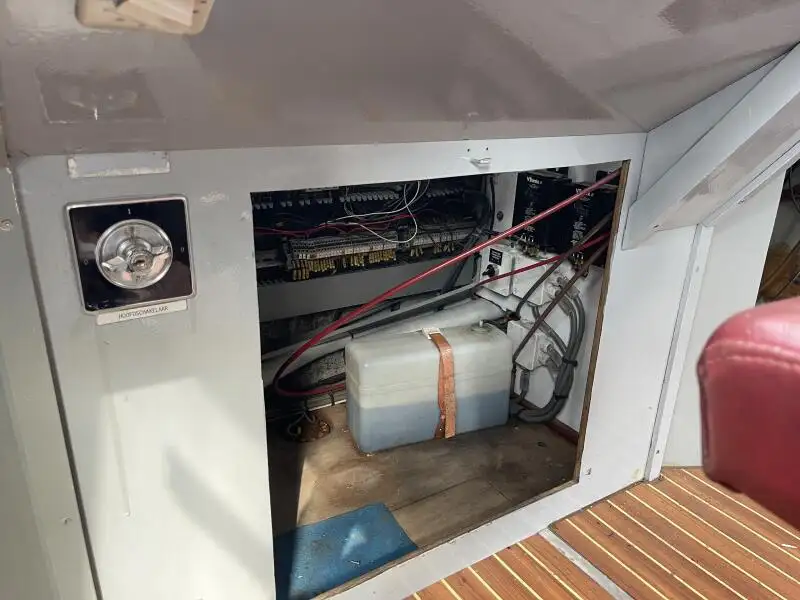 Kapal rondaan untuk dijual