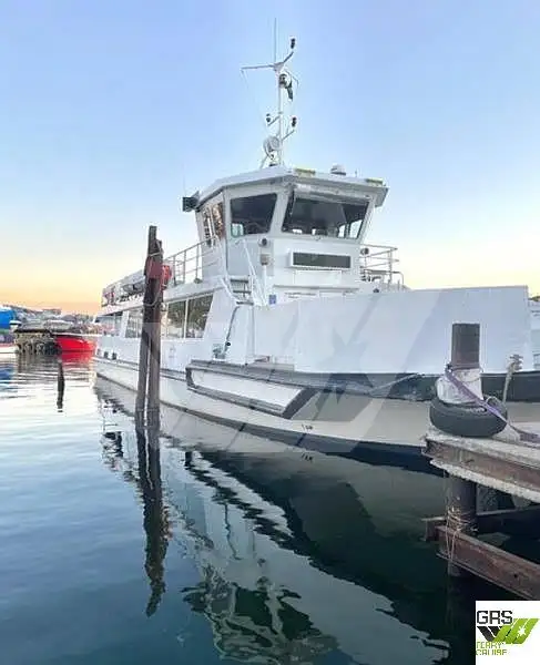 Kapal feri untuk dijual