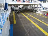 Kapal feri untuk jualan