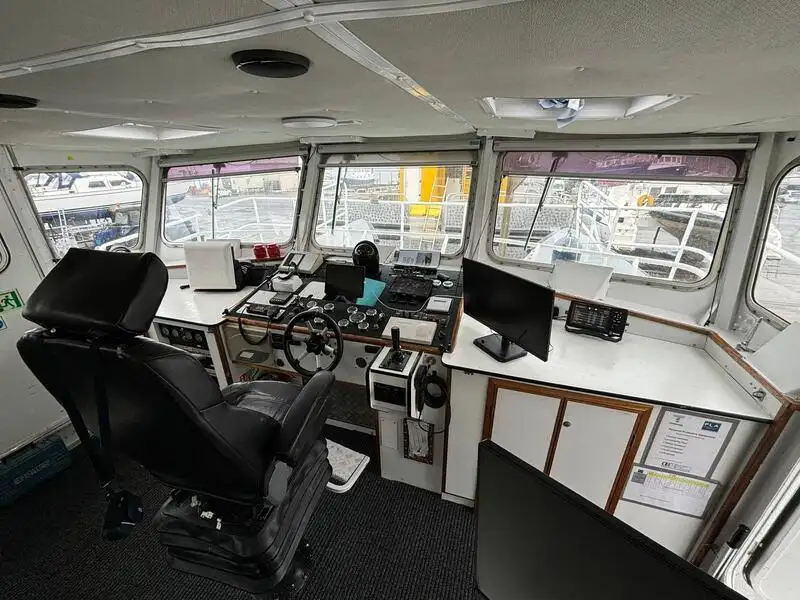 Kapal tinjauan untuk dijual