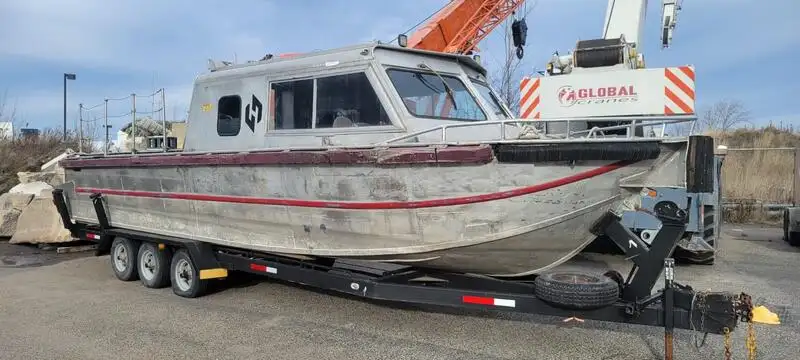 Kapal kerja untuk dijual
