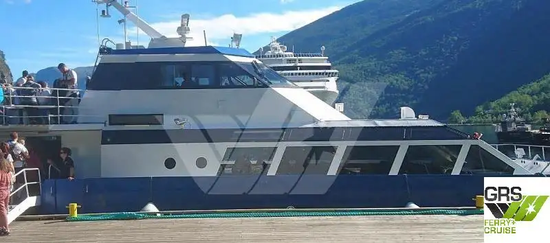 Kapal feri untuk dijual