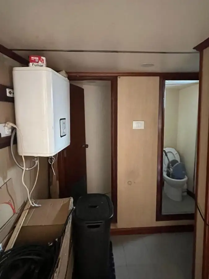 Kapal kerja untuk dijual