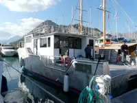 Kapal tinjauan untuk dijual