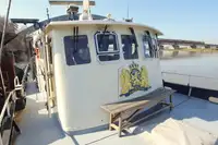 Kapal rondaan untuk dijual