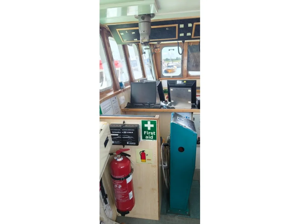 Kapal bekalan untuk dijual